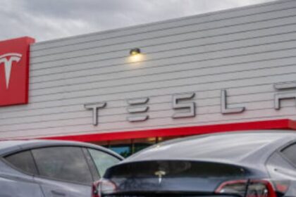 tesla-issues-recall-9,100-model-x-suvs-due-to-a-trim-problem