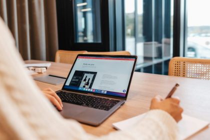 godaddy-vs.-cloudflare-registrar:-which-is-better-for-domain-registration?