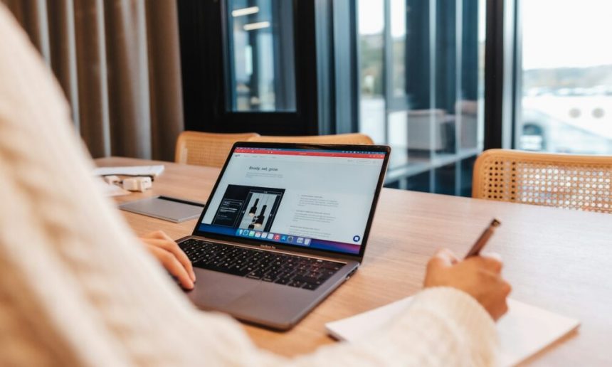 godaddy-vs.-cloudflare-registrar:-which-is-better-for-domain-registration?