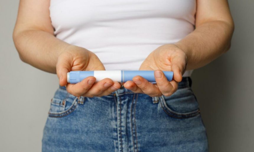 shedding-pounds-with-peptides:-an-in-depth-guide